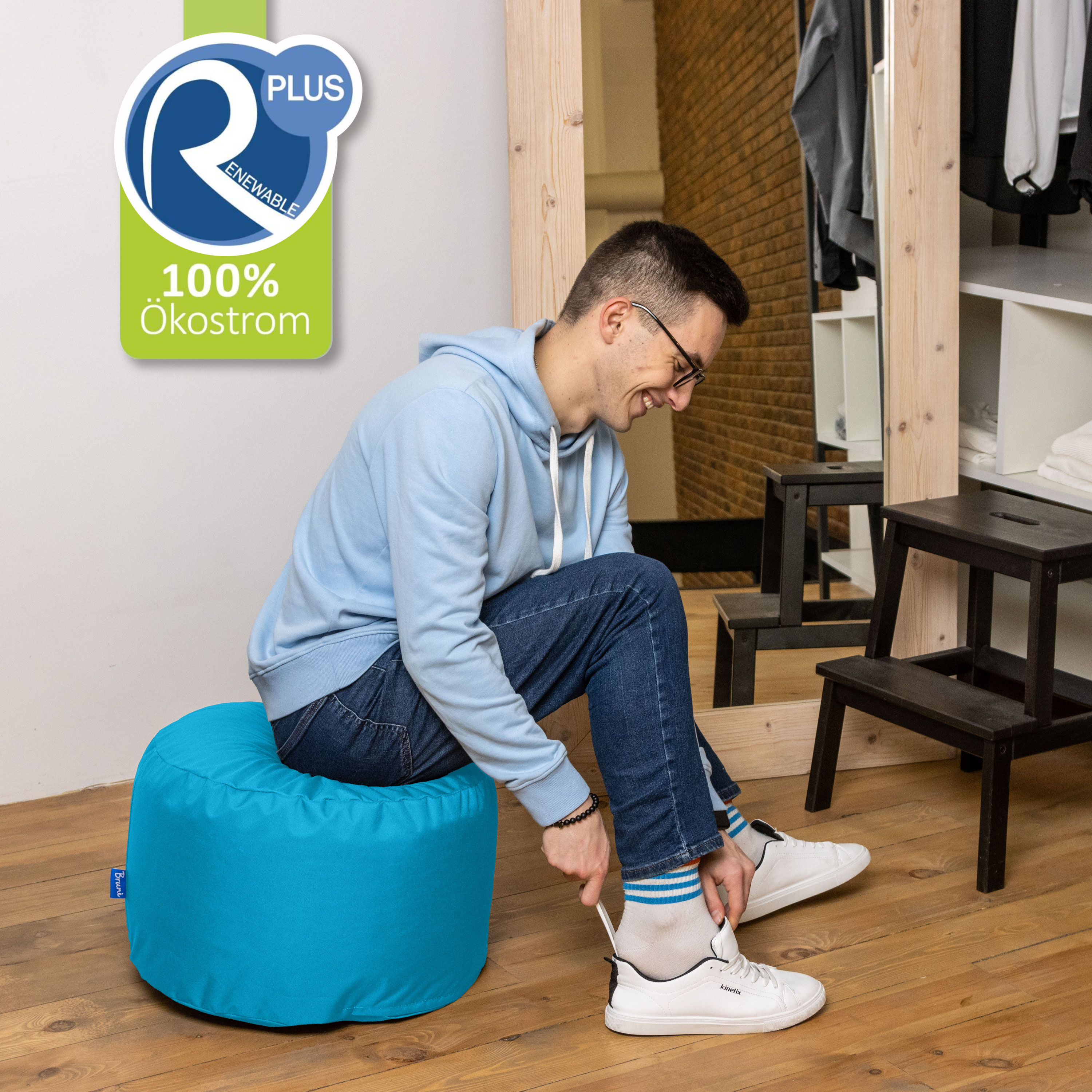 Bruni Pouf Fuß- und Sitzhocker L in Lichtblau - Indoor- und Outdoor-Sitzpouf, in Deutschland gefertigt
