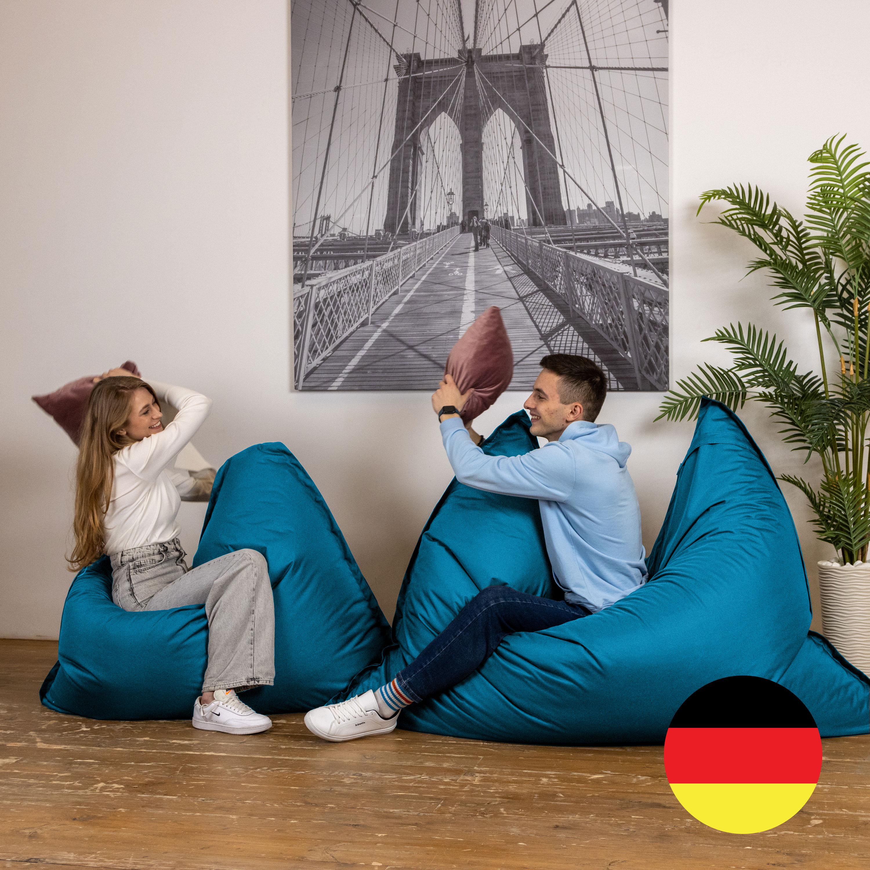 Bruni Caree XXL-Sitzsack in Blau - rechteckiger Indoor- und Outdoor-Sitzsack mit 140x180 cm aus Deutschland