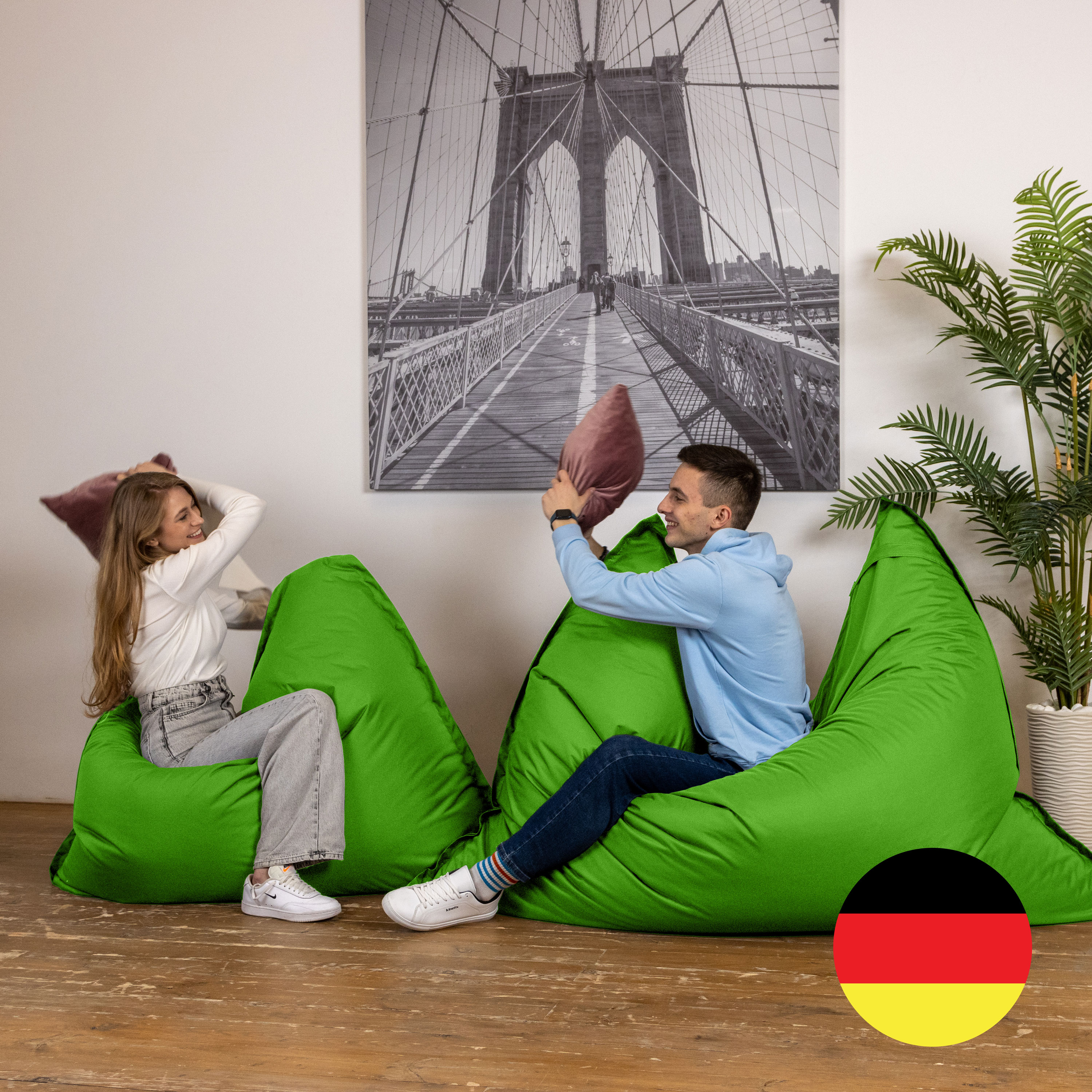 Bruni Caree XXL-Sitzsack in Grün - rechteckiger Indoor- und Outdoor-Sitzsack mit 140x180 cm aus Deutschland