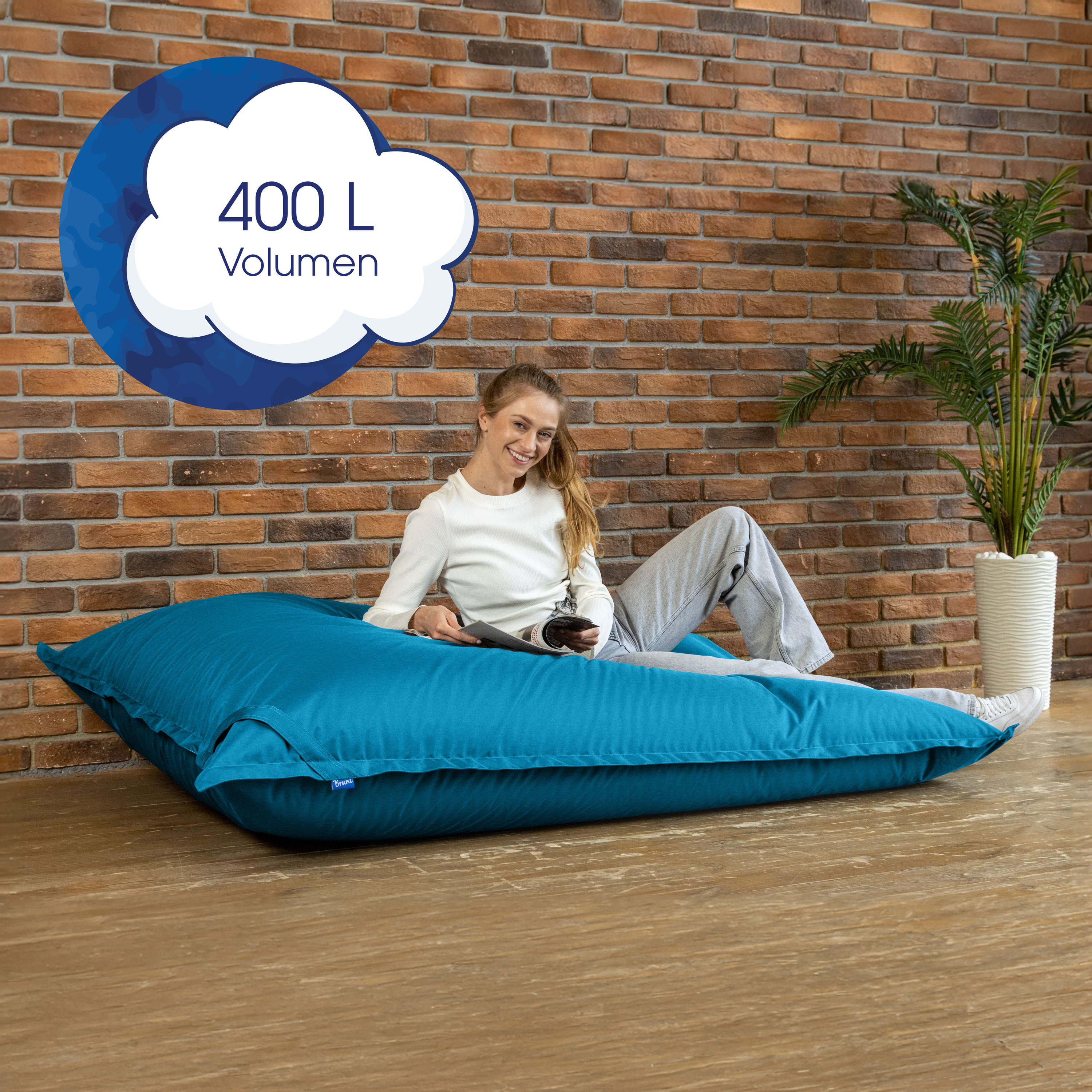 Bruni Caree XXL-Sitzsack in Blau - rechteckiger Indoor- und Outdoor-Sitzsack mit 140x180 cm aus Deutschland