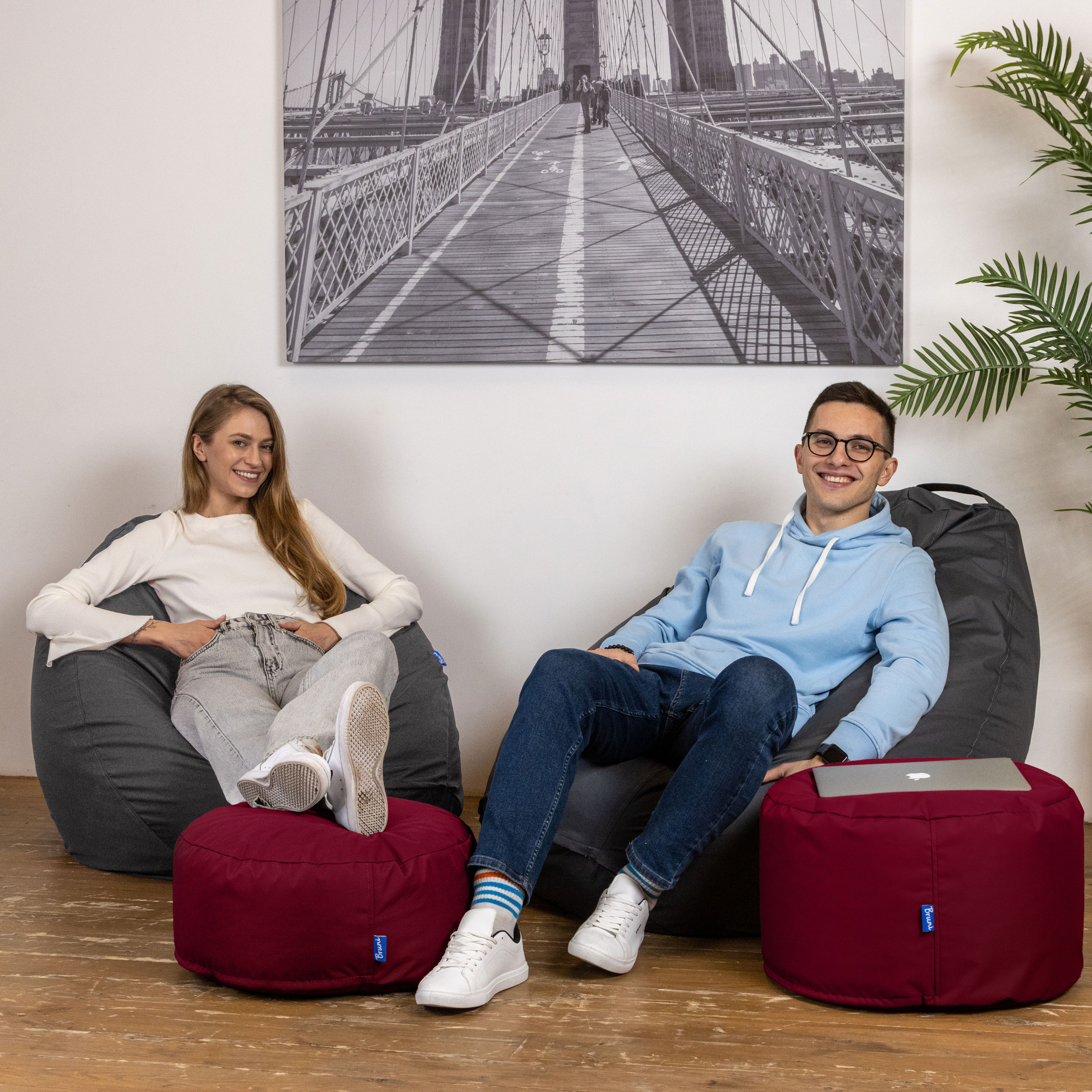 Bruni Pouf Fuß- und Sitzhocker M in Bordeaux - Indoor- und Outdoor-Sitzpouf, in Deutschland gefertigt